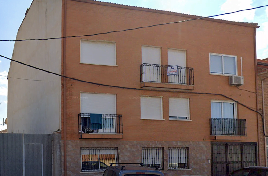 Bloque 9 viviendas en Alameda de la Sagra. Dirección de Obra. Vistas fachada exterior ladrillo visto.